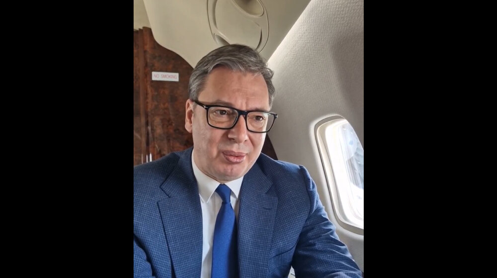Vučić poručio iz aviona: Imamo dobre vesti za građane Srbije, neke ćemo saopštiti danas, nešto za sedam dana 1