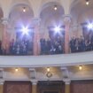 Posle ovog govora je predsednik ustao, a Radoičić aplaudirao 33