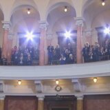 Posle ovog govora je predsednik ustao, a Radoičić aplaudirao 2