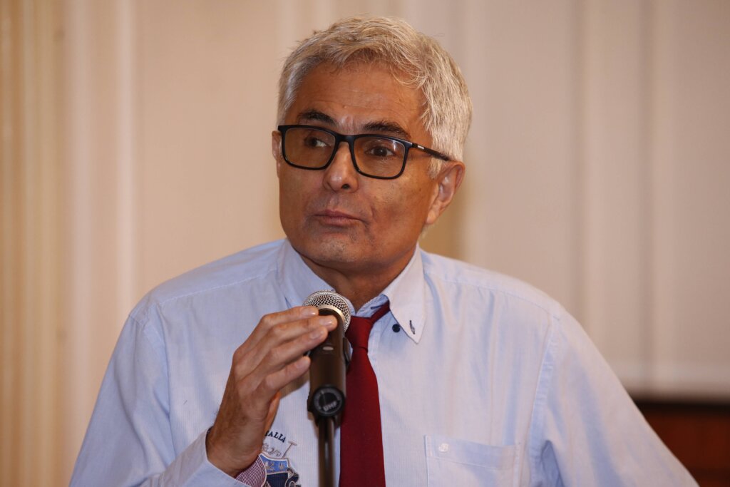 Reakcije stranaka i opozicione javnosti: Profesor Tomić pozvao Macuta da raspusti Vladu 2