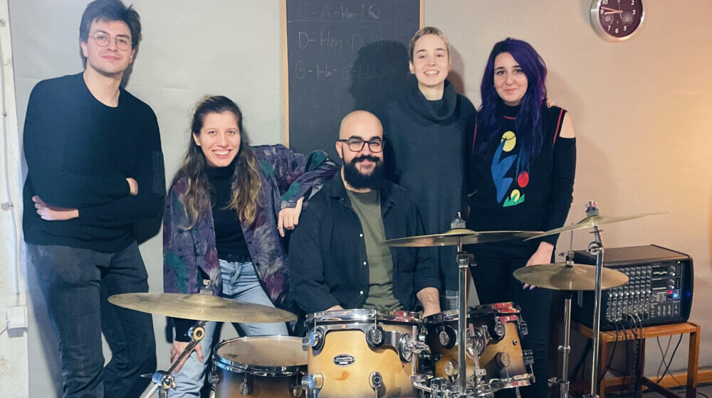 Super kosmička ekipa Tihi Talas najavljuje svirku u Novom Sadu 1