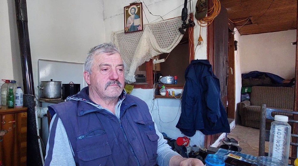 "Obožava kad sviram frulu, imam utisak da hoće da zapeva": Bivši lovac iz Bora pripitomio divlju svinju 2