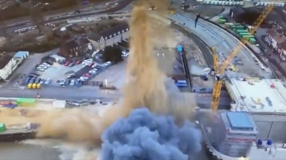 (VIDEO) U engleskom gradu Grejt Jarmut eksplodirala bomba iz Drugog svetskog rata 1