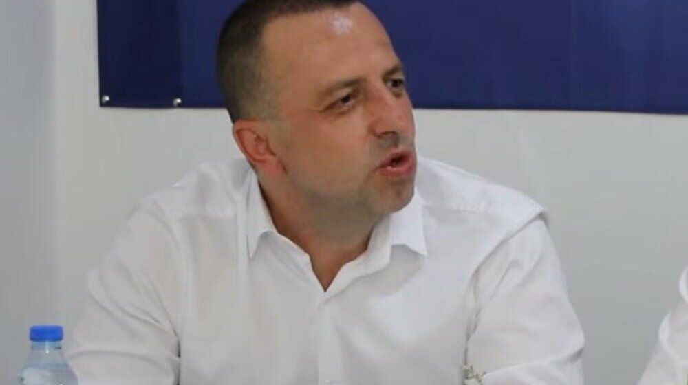 Novi DSS pocepan usred burne sednice Skupštine i Vučićevog nadvikivanja sa opozicijom 1