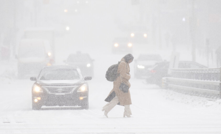Ogromna snežna oluja pogodila veliki deo SAD (FOTO) 1