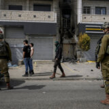 Palestinski napadač ranio nožem dva Izraelca kod vojne baze 8