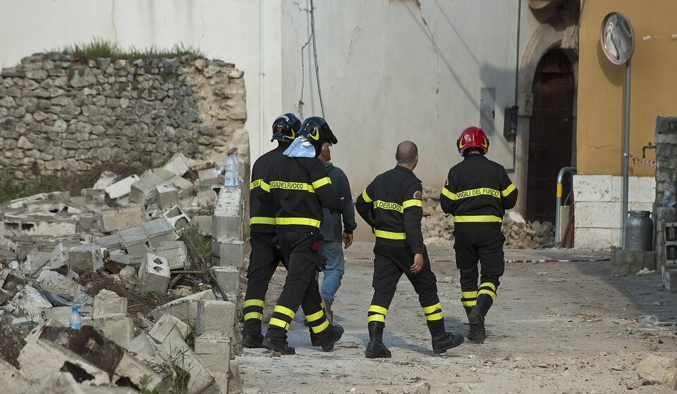 Spasioci iz Novog Sada krenuli za Tursku: U srpskom timu 27 specijalaca koji će pomagati unesrećenima u zemljotresu 1