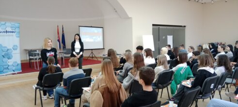 Znaju šta je kondom, ali ne i druga kontracepcija, polovina sa roditeljima ne razgovara o seksualnosti 5