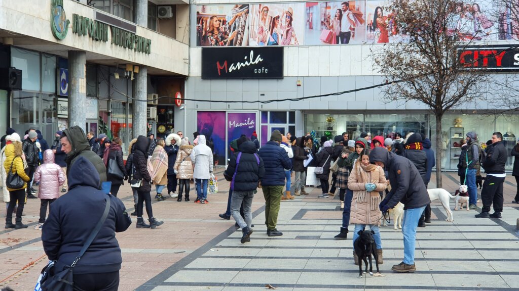 Na protestu u Nišu građani upozorili na nehumane uslove u prihvatilištima za pse 2 Na protestu u Nišu građani upozorili na nehumane uslove u prihvatilištima za pse 2