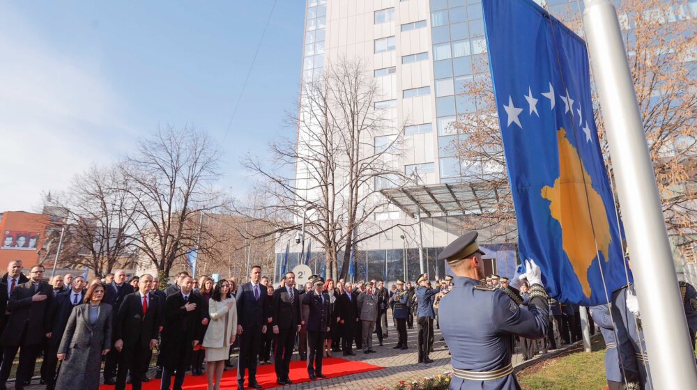 Obeležavanje petnaestogodišnjice proglašenja nezavisnosti: Podignuta zastava Kosova 1