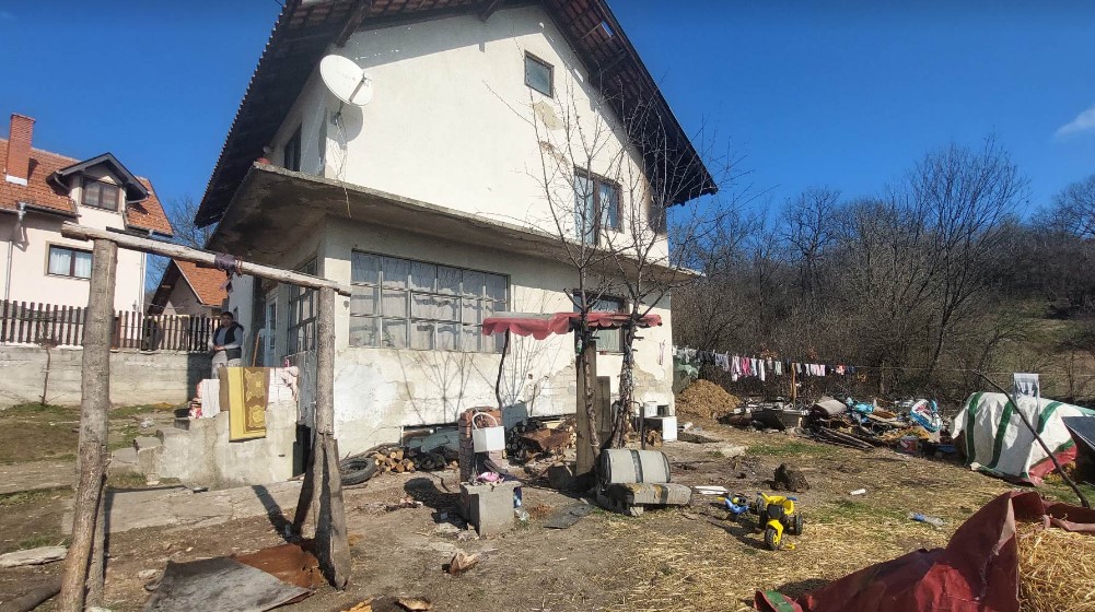 "Nema srećnijeg trenutka za decu nego kada im donesem hranu iz Narodne kuhinje": Muke Slađane, samohrane majke iz Zaječara 2 "Nema srećnijeg trenutka za decu nego kada im donesem hranu iz Narodne kuhinje": Muke Slađane, samohrane majke iz Zaječara 2