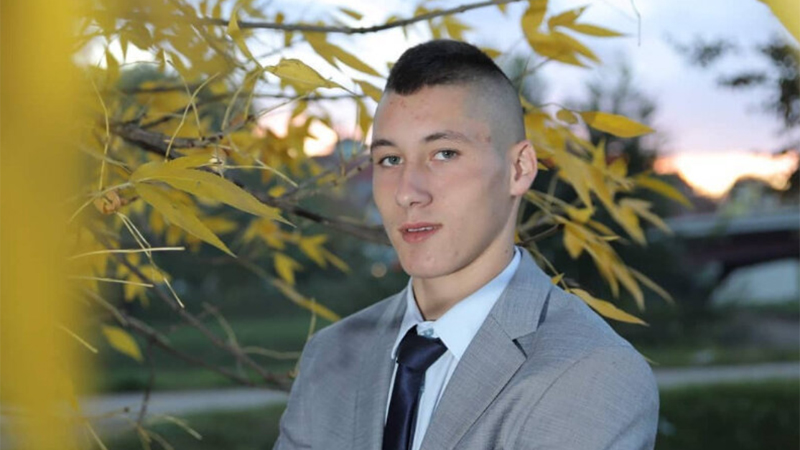 "Samo je smrt siguran posao": Priča Nemanje iz Vlasotinca koji je postao pogrebnik kada je napunio 12 godina 1