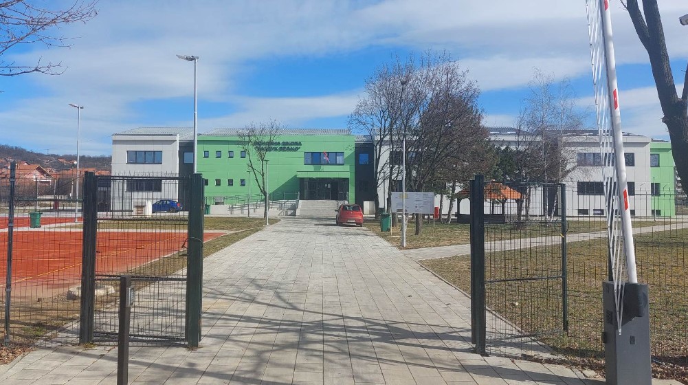 Zbog pucanja vodovodne cevi učenici škole u Zaječaru morali na onlajn nastavu 1