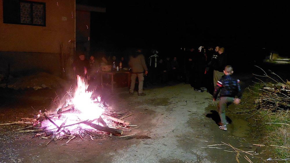 “Narod koji ne čuva svoju tradiciju i kulturu, nestaje kao narod”: Meštani Vražogrnca pored Zaječara tradicionalno obeležili Bele poklade i početak posta 5