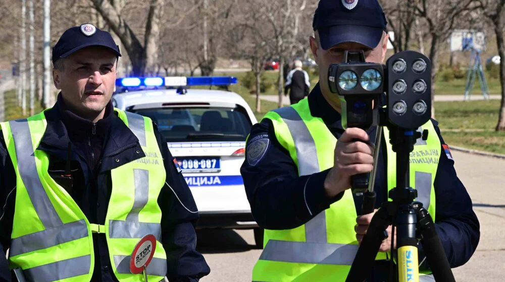 MUP Srbije: Nemački državljanin na auto putu kod Vrbasa vozio brzinom od 224,9 kilometara na čas 1