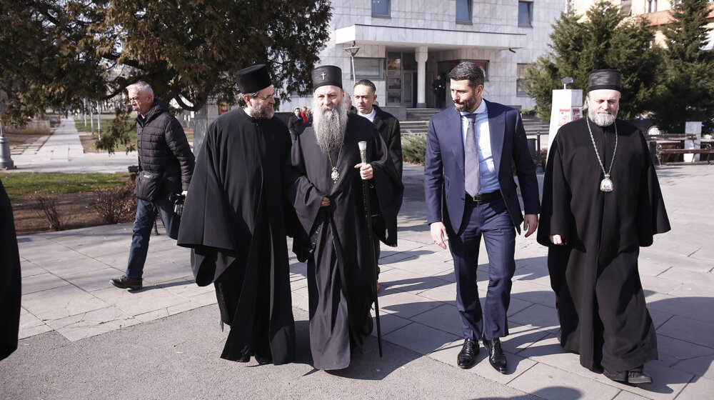Ko profitira od saradnje gradske vlasti i crkve: Gradonačelnik Šapić sa patrijarhom Porfirijem o „napretku i razvoju Beograda“ 1