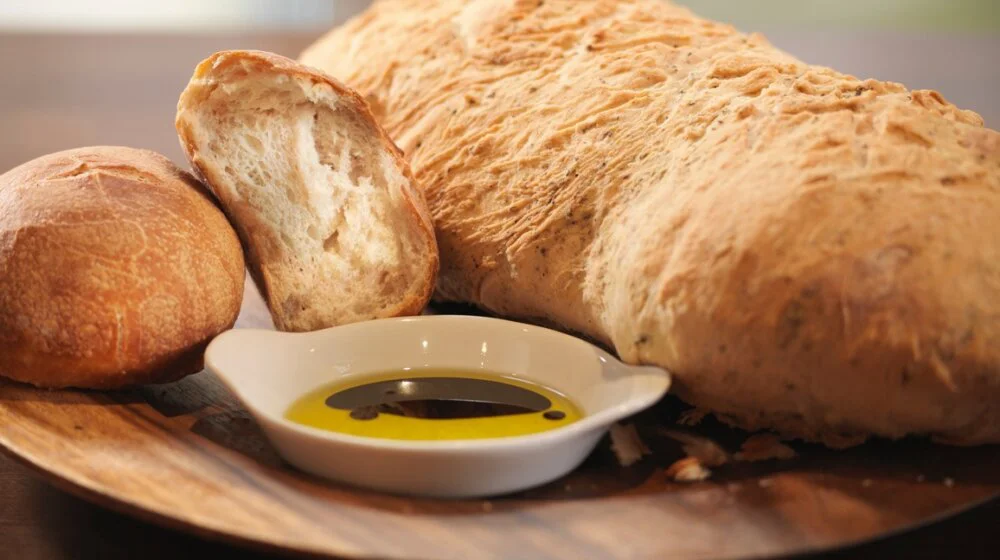 Šta nam govori želja za određenim namirnicama: Ako vam se jede hleb fali vam triptofan, evo zašto je on važan 17