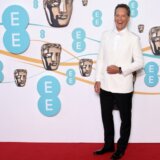 Ričard I. Grant domaćin BAFTA-a zbunio publiku modnim detaljem: Nosio bih deset na svakoj ruci, samo ako me žena ne bi upucala 5