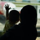 Roditelji ostavili bebu na aerodromu u Tel Avivu jer joj nisu kupili kartu za let 12