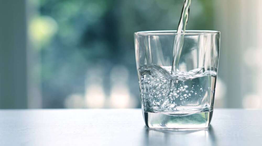 Najskuplja voda na svetu: Dolazi sa tri lekovita izvora i košta kao luksuzan automobil 1