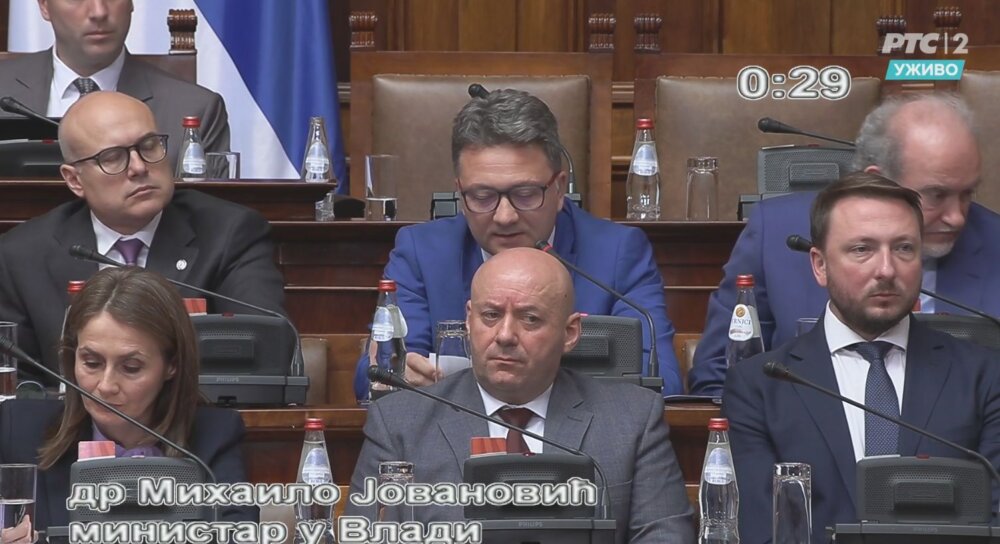 Zaseda Narodna skupština, prisustvuju ministri odbrane i informisanja 1