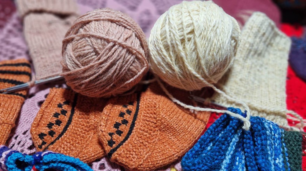 “Ručno smo vlačili vunu, preli i farbali je”: Kako se nekada pravila odeća u Timočkoj krajini 7