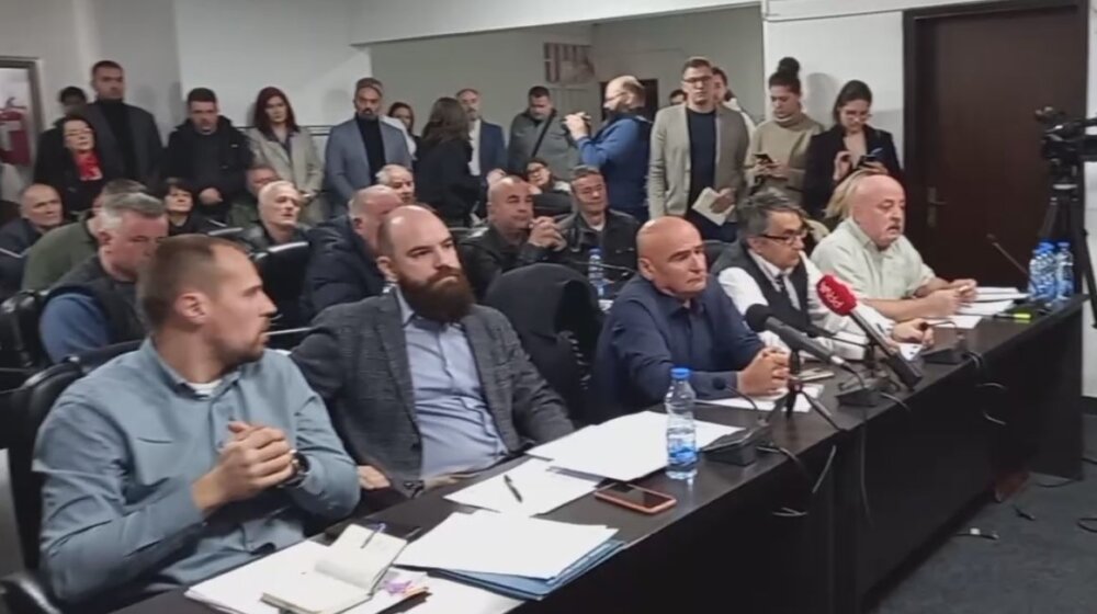 Vulović na raspravi: Zakon krši onaj koji mora da ga štiti, to je poruka narodu da ode 1