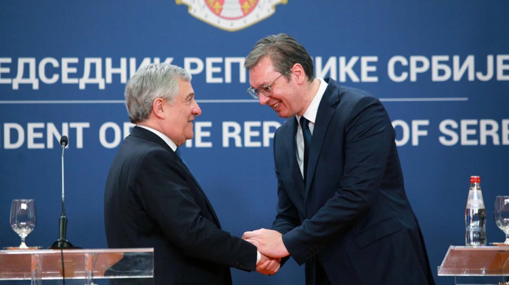 Tajani u obraćanju sa Vučićem komentarisao krizu srpske Vlade 1