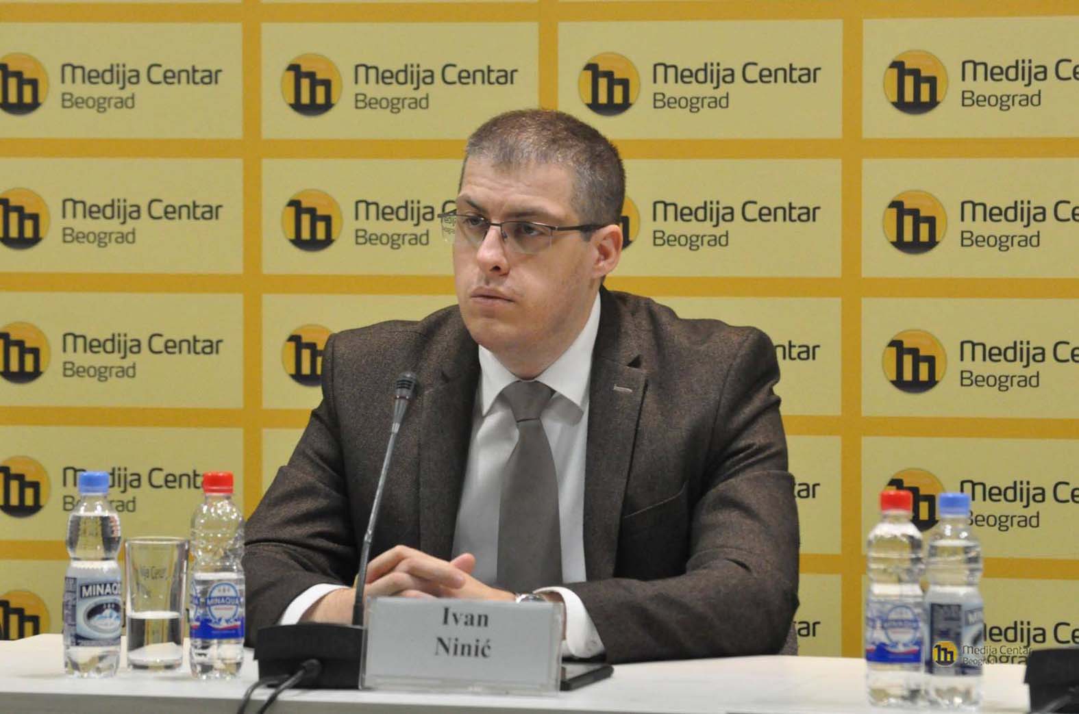 Kako opozicija može da zada najveći politički udarac Vučiću, a da prihvati osvojene mandate? 5