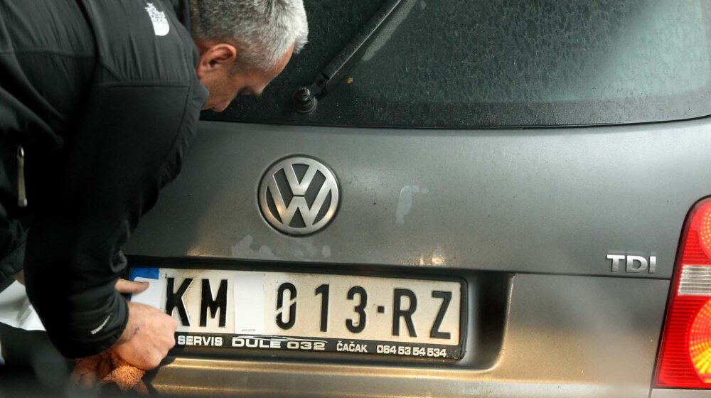 Kosovo Serbs protest over license plate row