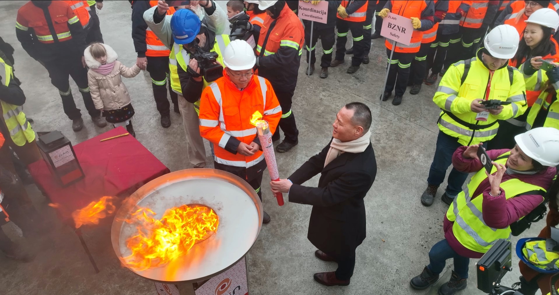 Đedović u Boru: Ulaganja u životnu sredinu dobijaju pun smisao završetkom ove topionice 2 Đedović u Boru: Ulaganja u životnu sredinu dobijaju pun smisao završetkom ove topionice 2