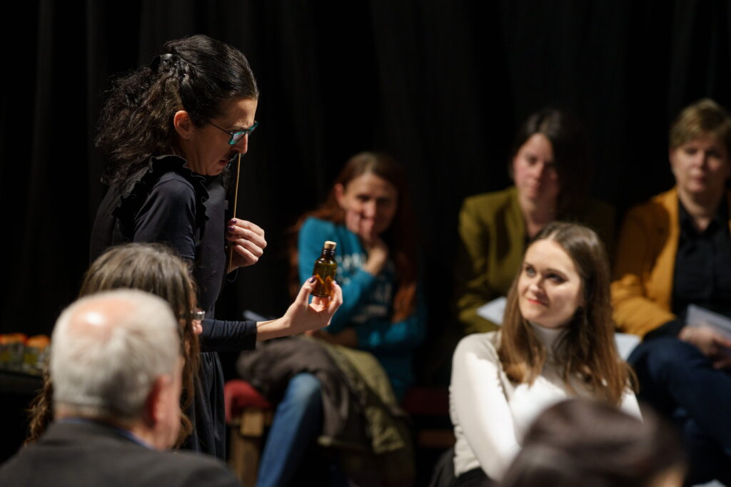 Mužeotrovnice ili žrtve porodičnog nasilja, društva i podmetanja: Rekonstrukcija istorije u predstavi o trovačicama iz Ćuprijskog okruga 7