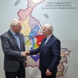 Primena manjinskih prava u centru pažnje ambasadora SAD Hila tokom posete jugu Srbije 9