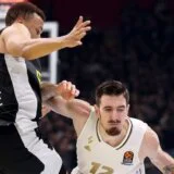 Asvel isplaćivao plate na čudan način, oduzimaju mu se dve pobede 6