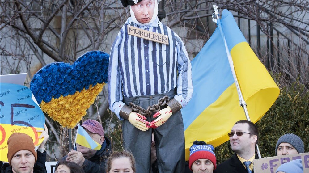 Otac ruske učenice koja je nacrtala antiratnu sliku priveden u Minsku 1