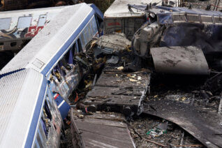 U sudaru vozova u Grčkoj 42 osobe poginule, najmanje 130 povređeno (FOTO) 2