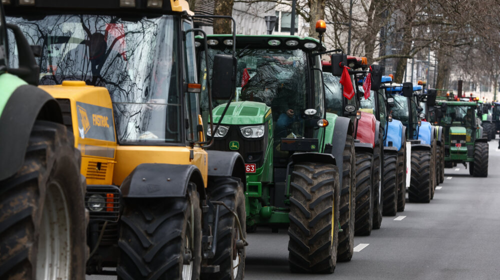 Veliki protest poljoprivrednika blokirao saobraćaj u Briselu 1