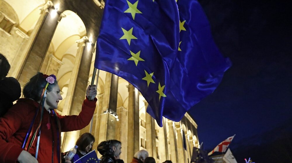 "Okupljaćemo se dok parlament ne postane gruzijski": Danas najavljeni novi protesti u Tbilisiju protiv zakona o "stranim agentima" 1