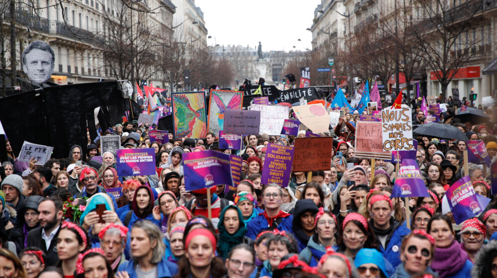 Makron: Abortus treba da bude uključen u ustav 1