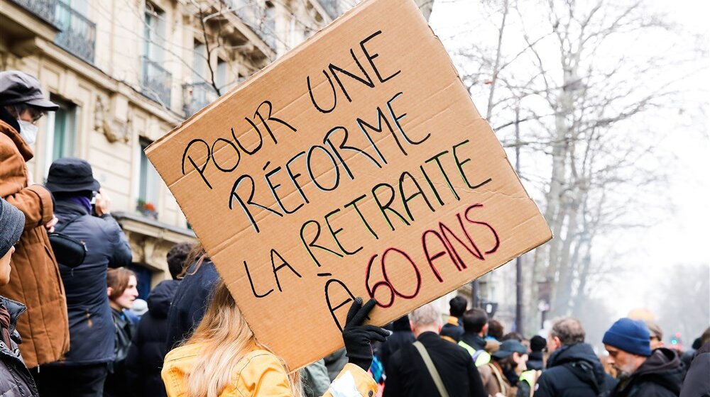 Francuski senat odobrio nepopularne penzione reforme: "Milioni ljudi na ulici, Makron nije hteo ni da nas sasluša" 1