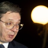 Dati mu "crni pojas": Ruski mediji o Vučiću - akrobata žonglira sa dve stolice 11