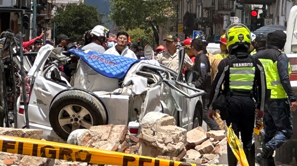 TV kamera zabeležila zemljotres u Ekvadoru: Gosti počeli da beže iz studija kad se zatreslo (VIDEO) 1