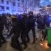 Nove demonstracije u Parizu, policija upotrebila pendreke i suzavce (FOTO/VIDEO) 7