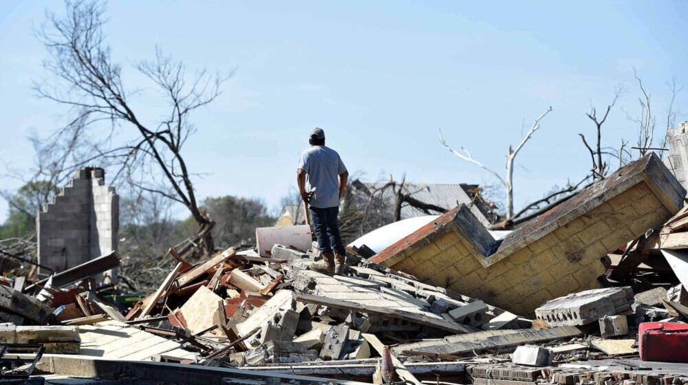 Proglašeno vanredno stanje: Razorni tornado uništio naselja na jugu SAD 1