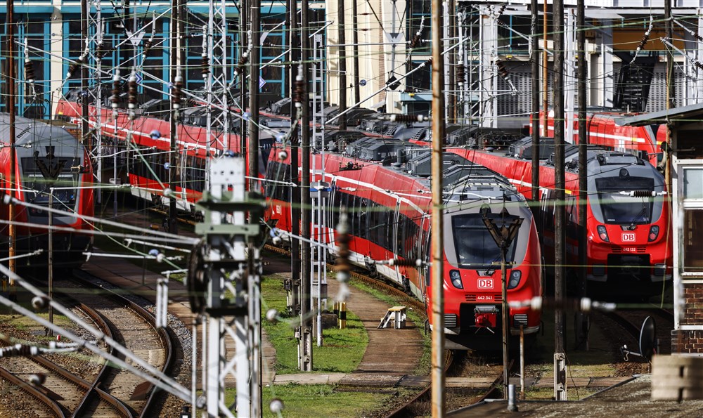 „Danas nije radni dan, danas je dan štrajka": Kako izgleda dan u kom je javni transport u Nemačkoj stao? (FOTO) 8