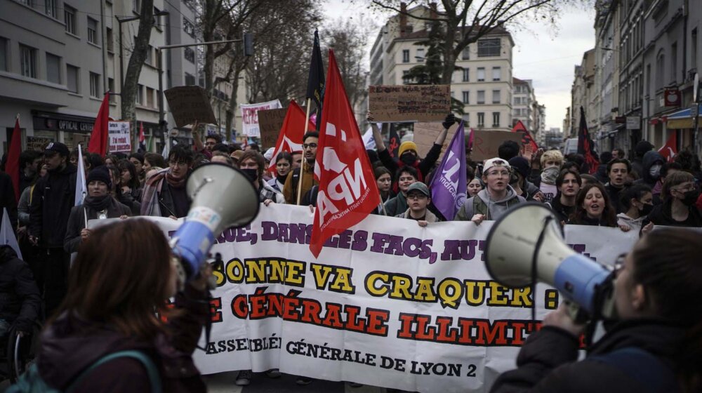 U Francuskoj planirani novi protesti u jeku političke krize oko penzione reforme 1