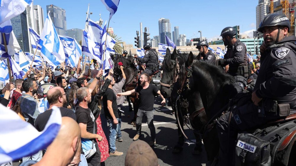 Netanjahu helikopterom prebačen na aerodrom, jer su demonstranti blokirali put 1