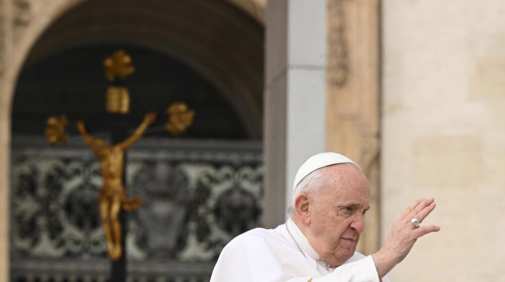 (VIDEO) Papa se pojavio pred vernicima u Vatikanu: Draga braćo i sestre, srećan Uskrs 1