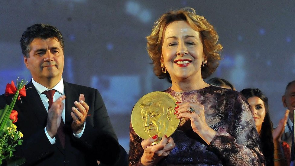 Jugoslavija, Drugi svetski rat, rehabilitacija: Život Žanke Stokić ili tragedija komičarke 2 Glumica Svetlana Bojković dobitnica je brojnih nagrada