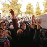 Iran i trovanje učenica: „Neki žele da se zatvore škole za devojke“ 3